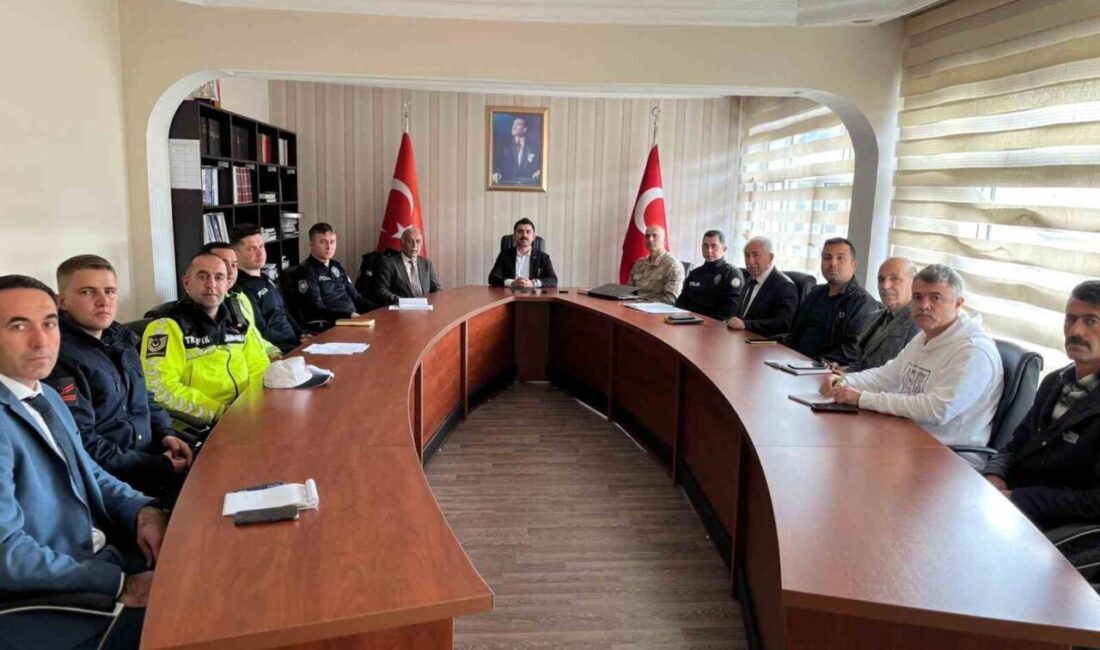 Susuz'da kış koşullarına yönelik tedbirler, Kaymakam Muhammed Emin Tutal'ın başkanlığında