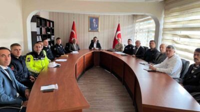 Susuz'da kış koşullarına yönelik tedbirler, Kaymakam Muhammed Emin Tutal'ın başkanlığında