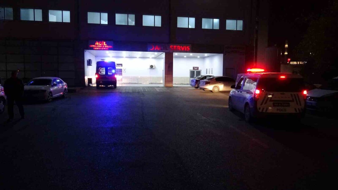 Malatya’da 21 yaşındaki H.T., gece saatlerinde tabanca ile sağ bacağından