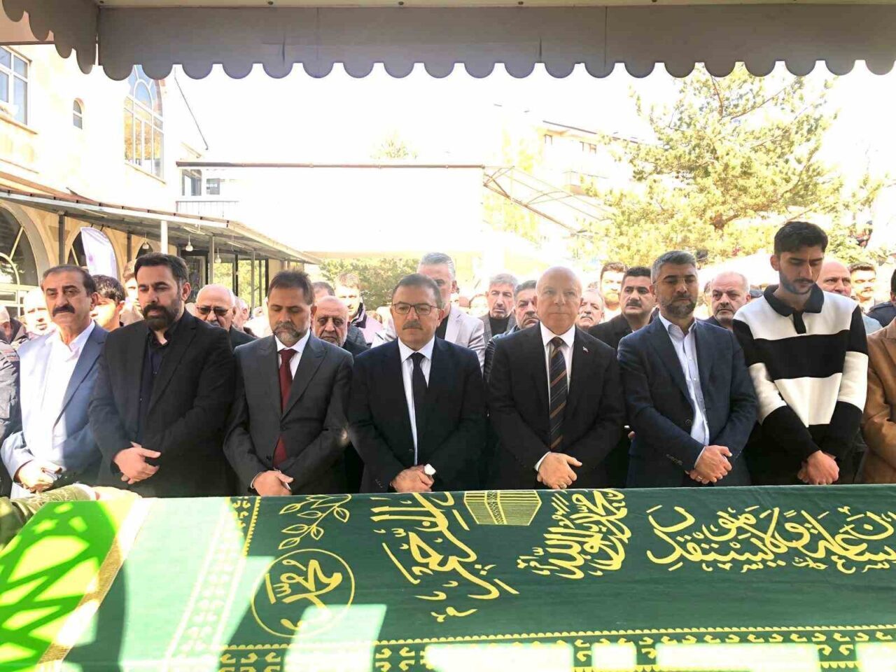 Atatürk Üniversitesi Kütüphanesi emekli personeli 63 yaşındaki Tacettin Karaca, tedavi