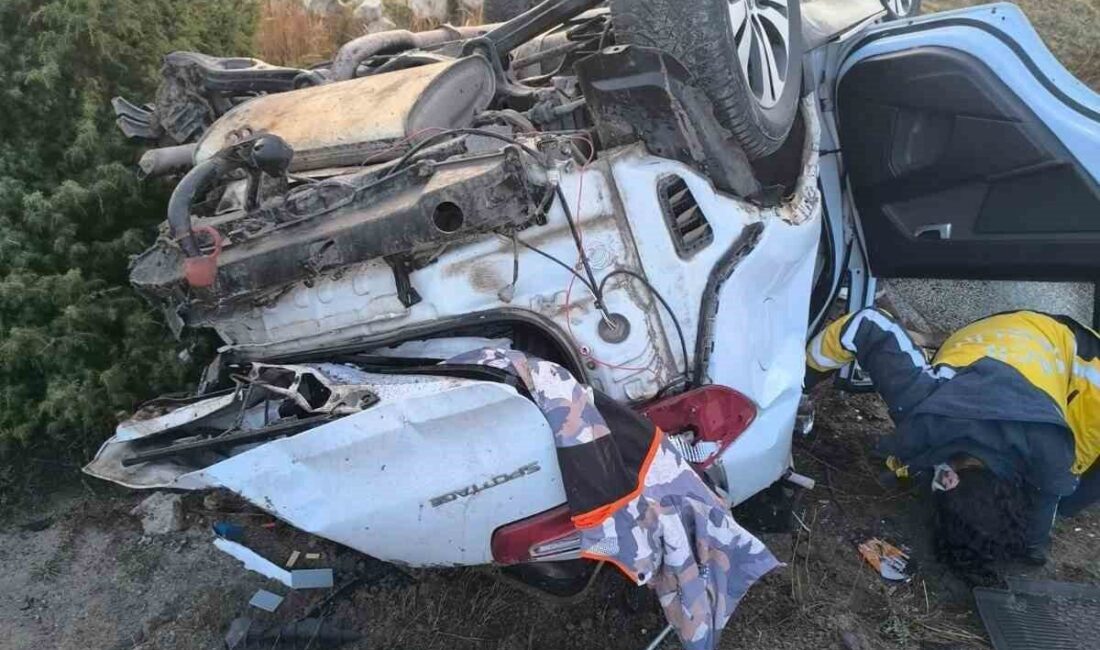 Afyonkarahisar’da otomobil kazasında sürücü hayatını kaybetti, üç kişi hastaneye kaldırıldı. Afyonkarahisar'ın İhsaniye ilçesinde F.K. yönetimindeki otomobil, bilinmeyen bir nedenle kontrolden