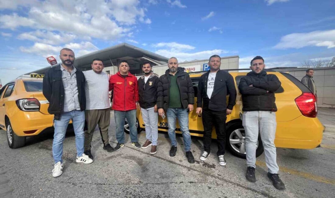 İzmir’de Taksiciler, Ücretini Ödemeden Kaçan Müşterilere Karşı Zor Durumda İzmir'de taksici Sedat Bıçakçı ve Hacı Özkan, son zamanlarda artan