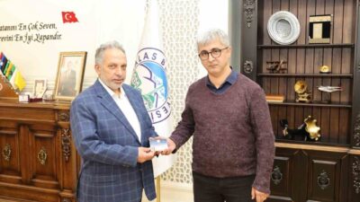 Talas Belediyesi, Mavi Boncuklu Cemil Baba’nın hayatını belgeselleştirdi. Belediye Başkanı