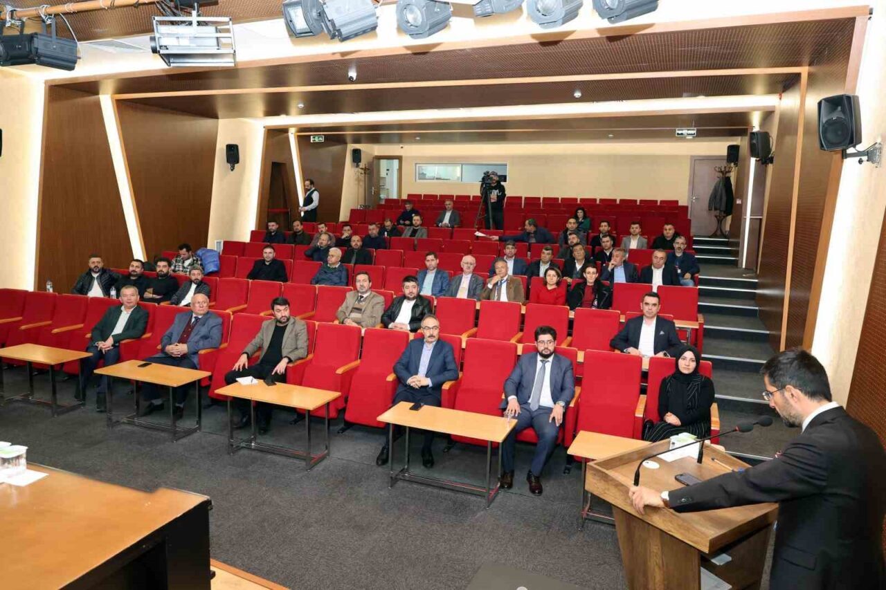 Talas Belediyesi, Dijital İletişim Eğitim Programı ile Kurumsal Bağlantılarını Güçlendiriyor Talas Belediyesi, dijital iletişimde güçlü bir uyum sağlamak amacıyla eğitim