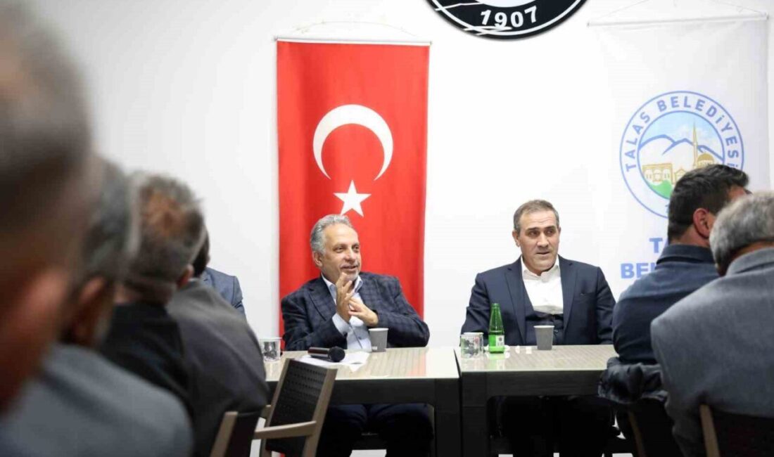 Talas Belediyesi, Akçakaya Mahallesi Sosyal Tesisi'nde düzenlenen muhtarlar toplantısında mahalle