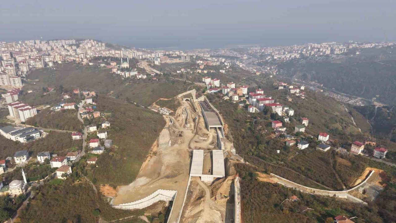 Trabzon'da 28 km uzunluğundaki Kanuni Bulvarı'nın 23 km'si tamamlandı. Yıldızlı