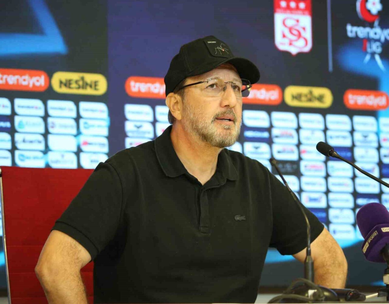 Manisa Futbol Kulübü'nün Teknik Direktörü Taner Taşkın, Sivasspor'a 3-2 kaybettikleri