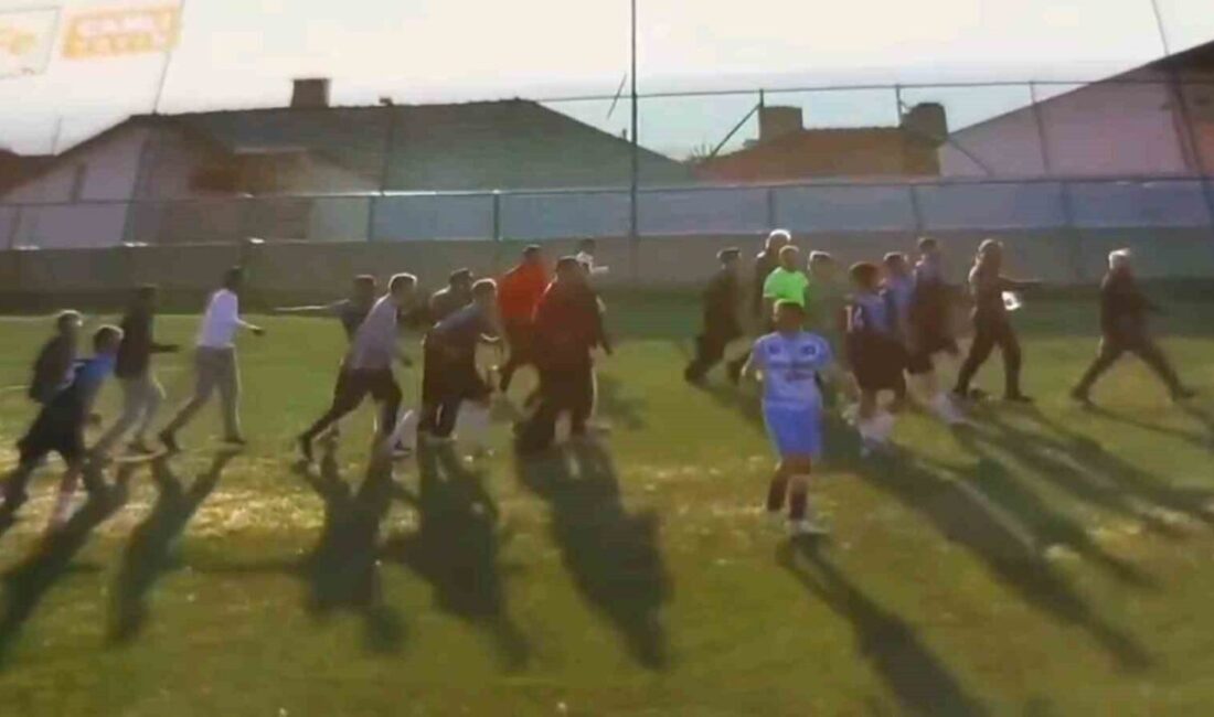 Edirne 1. Amatör Lig’deki Maç Olaylar Nedeniyle Yarıda Kaldı Edirne 1. Amatör Lig'de oynanan Keşan İdman Yurdu-Kirişhanespor maçı, taraftarların