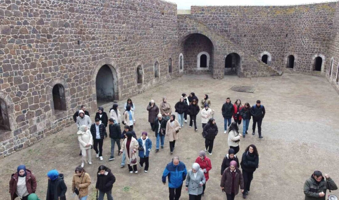 Edebiyat Fakültesi Coğrafya Öğrencileri, Osmanlı-Rus Savaşı’nın İzlerini Aziziye Tabyaları’nda Keşfetti Atatürk Üniversitesi Edebiyat Fakültesi Coğrafya Bölümü öğrencileri, Prof. Dr. Mustafa