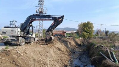 Manisa Su ve Kanalizasyon İdaresi (MASKİ), Gölmarmara'da dere temizlik çalışmalarını