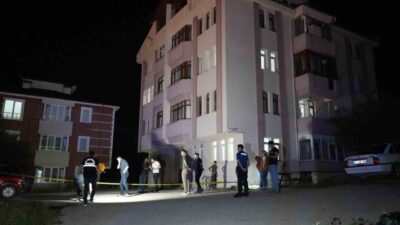 Kastamonu'da komşuları ile tartışan Nejdet E. pencereden ateş açarak Ahmet