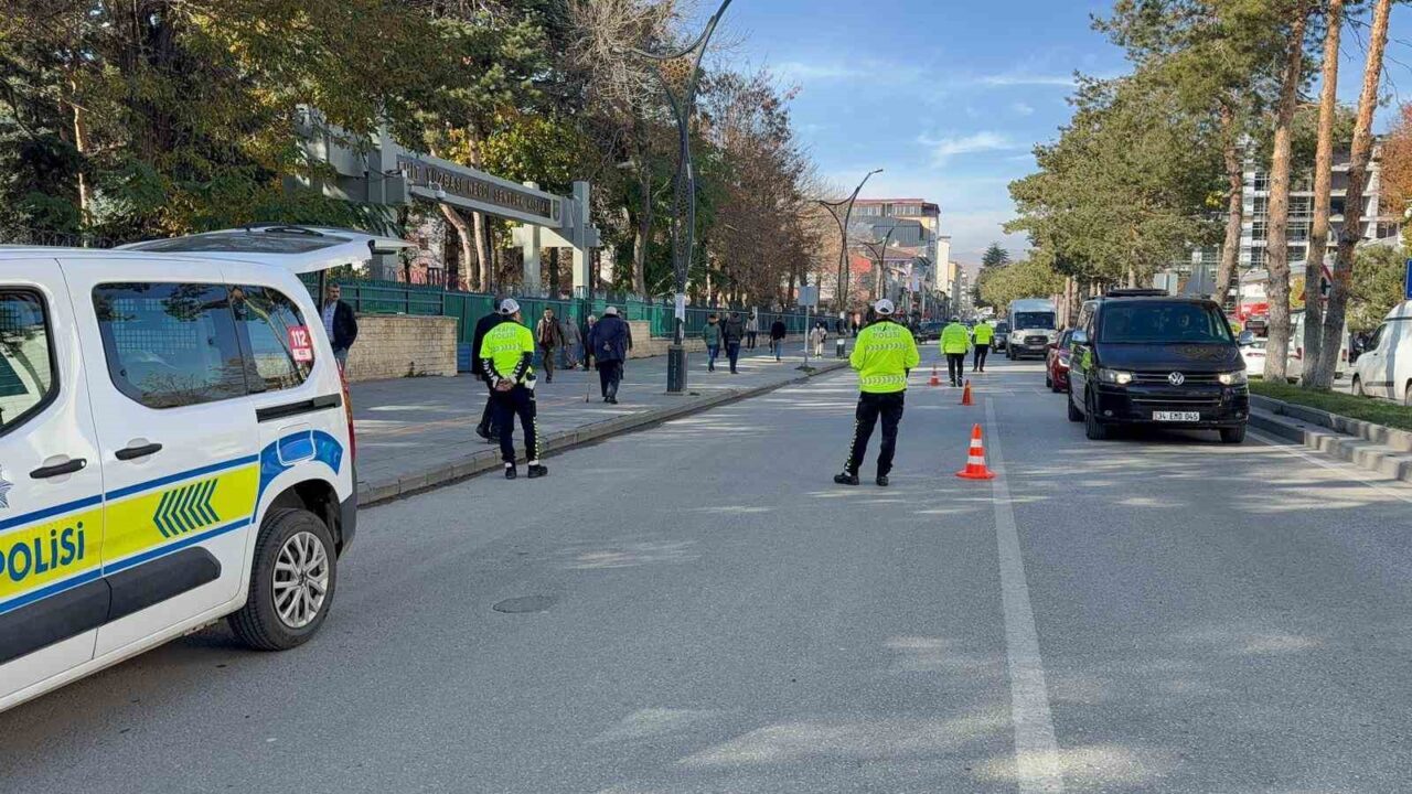 Tatvan'da kış lastiği denetimleri 15-20 Kasım tarihleri arasında yapıldı. 147