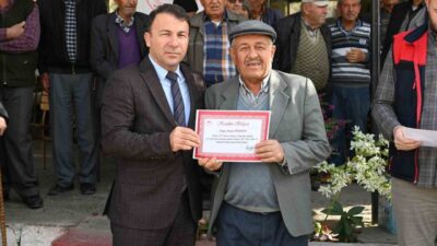 Denizli'nin Tavas ilçesindeki Seki Mahallesi'nde düzenlenen 'Zeytin Çiftçi Tarla Okulu'