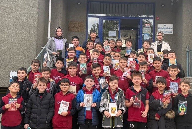 Tavşanlı Anadolu İmam Hatip Ortaokulu’nun 5. sınıf öğrencileri, okuma alışkanlıklarını