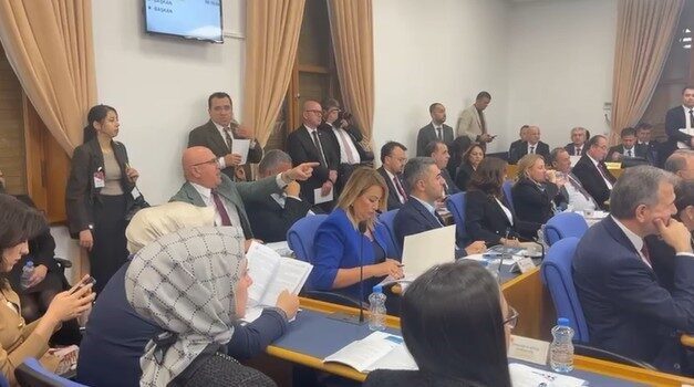 TBMM Plan ve Bütçe Komisyonu'ndaki 2026 bütçe görüşmelerinde CHP'li Mahmut