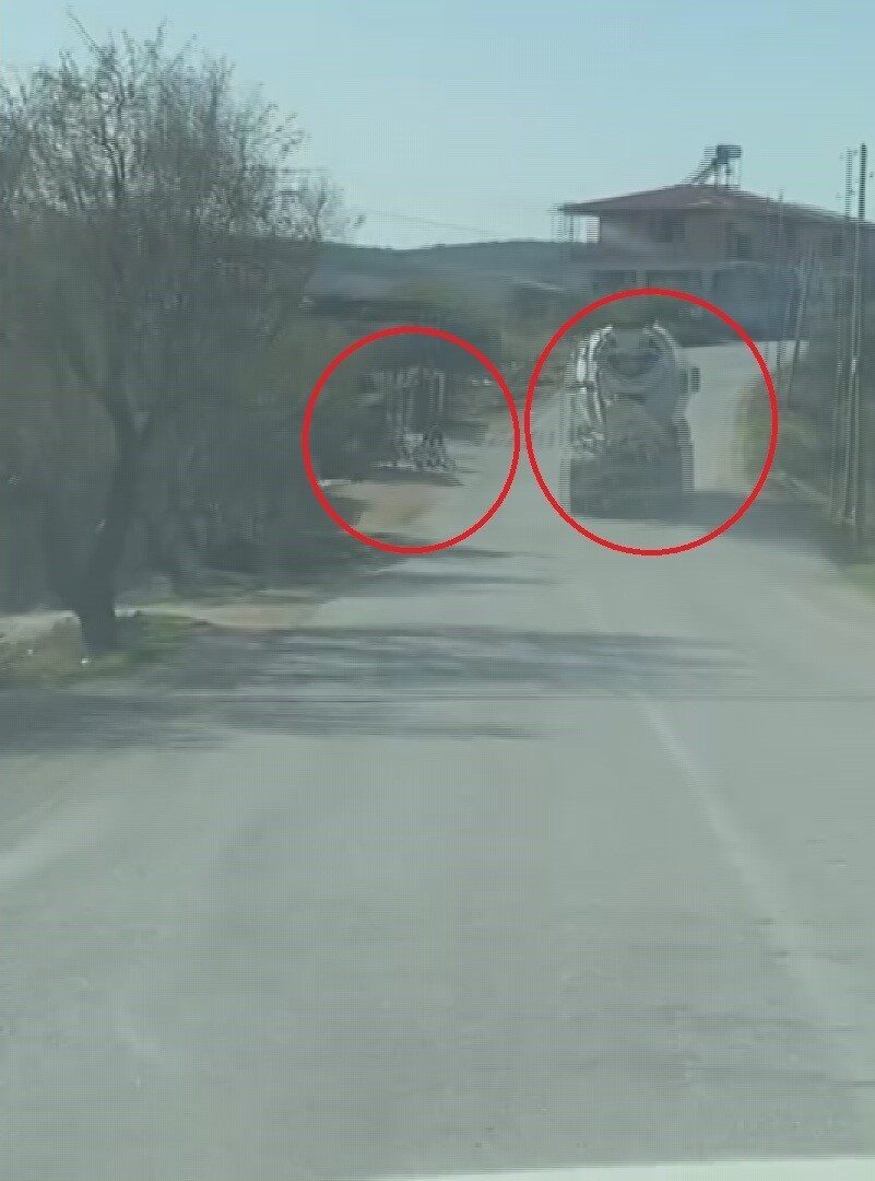 Hatay'ın Altınözü ilçesinde, tek şeritli yolda 100 km hızla giden