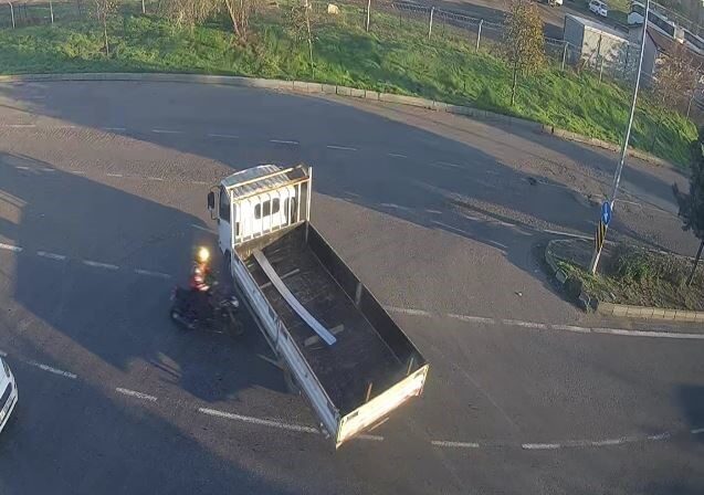 Tekirdağ’da Motosiklet Kazaları: Üç Yaralı ve Kamera Görüntüleri Ortaya Çıktı Tekirdağ'da meydana gelen iki motosiklet kazasında toplam üç kişi yaralandı.