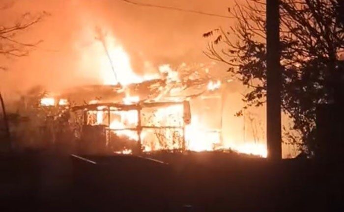 Tekirdağ'ın Hayrabolu ilçesinde kullanılmayan bir iş yerinde çıkış nedeni bilinmeyen