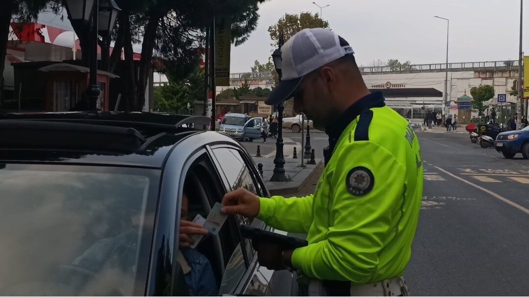 Tekirdağ'da yapılan trafik denetimlerinde kontrol edilen 102 araçtan bazıları çeşitli