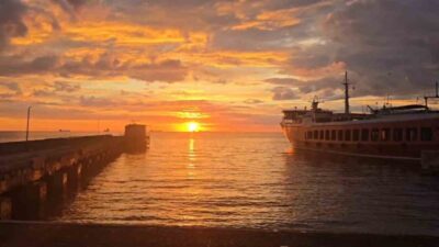 Tekirdağ'ın Süleymanpaşa ilçesinde sabah saatlerinde Marmara Denizi kıyısında oluşan muhteşem
