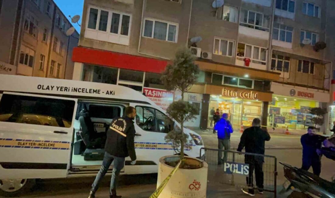 Tekirdağ Tekvando İl Temsilcisi Semih Aybek Silahlı Saldırı Sonucu Bacağından Yaralandı Tekirdağ Tekvando İl Temsilcisi Semih Aybek, Çorlu'da kimliği belirsiz bir