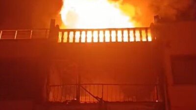 Çorlu'da Yenice Mahallesi'ndeki bir yazlık sitede akşam saatlerinde çıkan yangın,