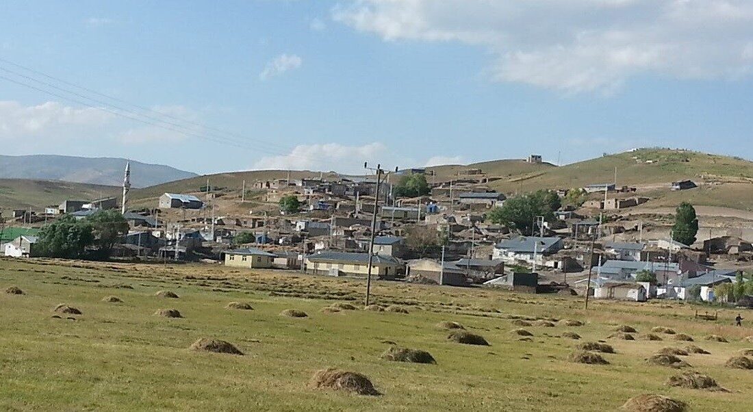 Erzurum'un Tekman ilçesinde Beyköy Mahallesi'nde iki aile arasında çocuklar yüzünden