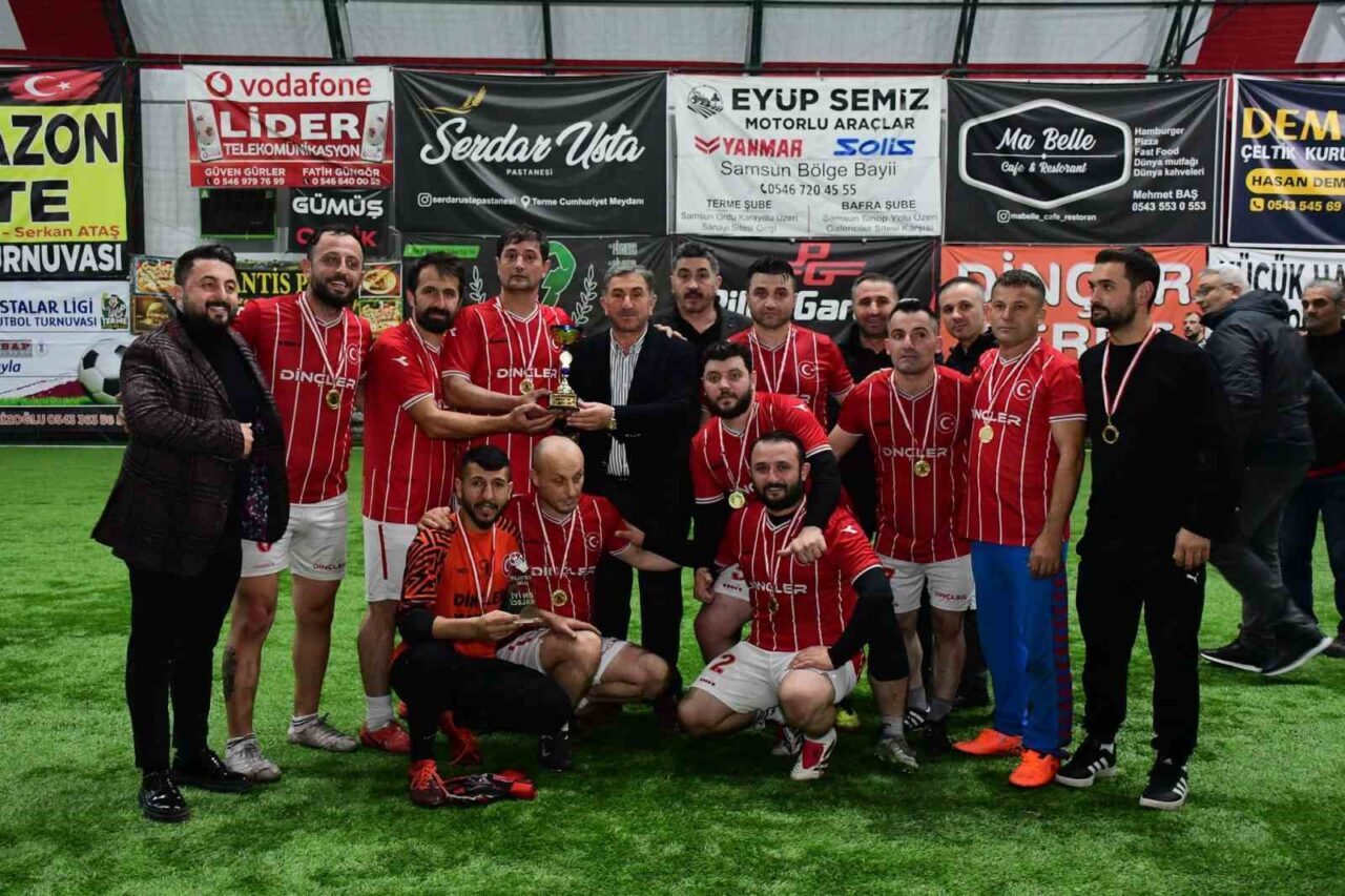 Samsun'un Terme Belediyesi'nin düzenlediği futbol turnuvasında katılımcı 8 takım, toplamda