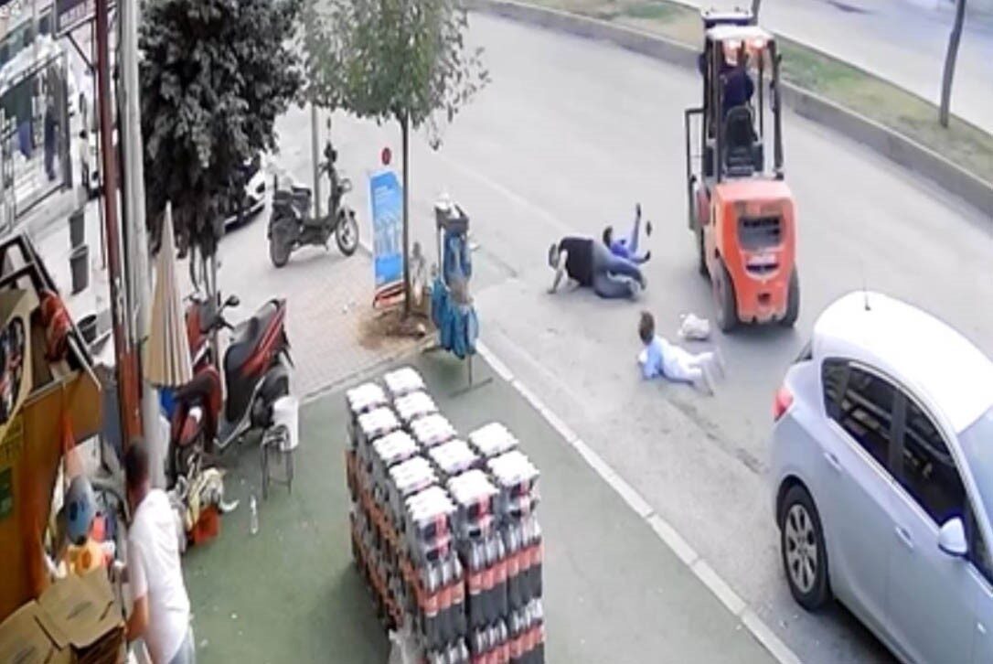 Mersin’in Toroslar ilçesinde ters şeritten gelen forklift, baba Metin E.