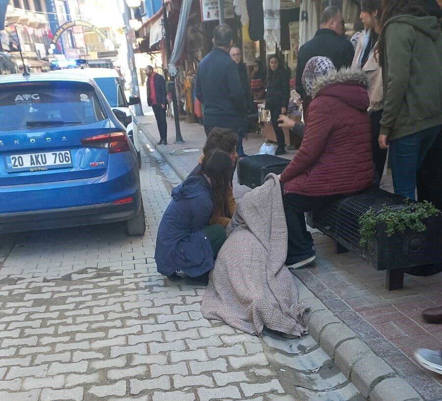 Denizli'nin Buldan ilçesinde ters yönden giden 20 AKU 706 plakalı