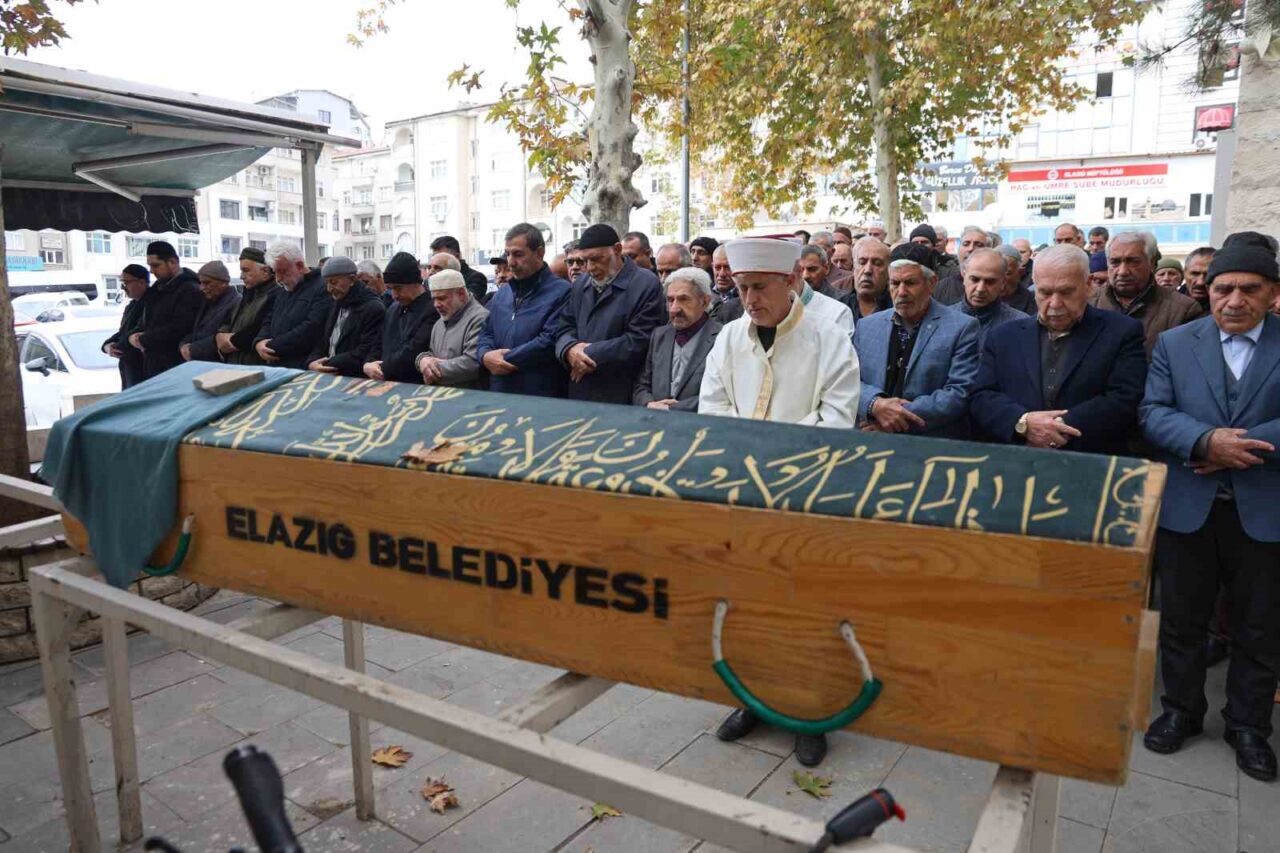 Elazığ’da aynı ismi taşıyan 79 yaşındaki Hafize Demirağ, 60 yaşındaki