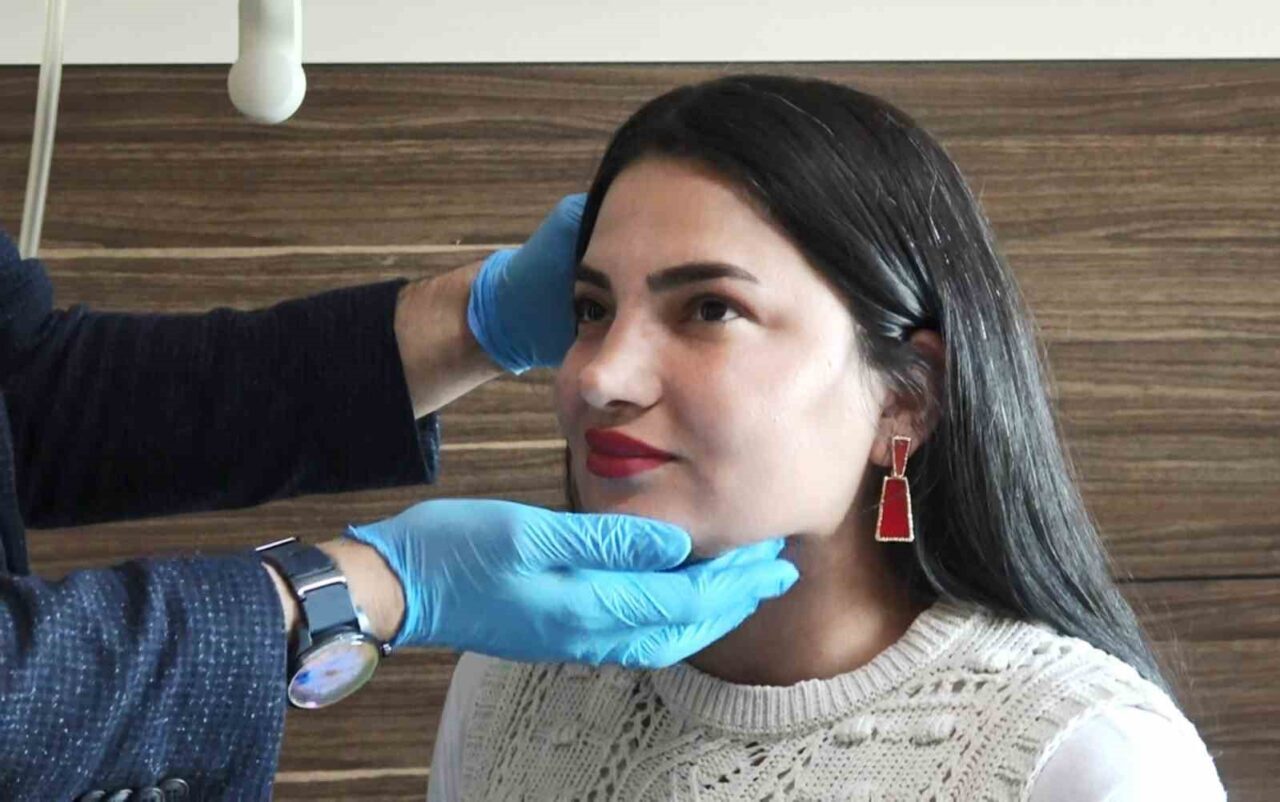 Hakkari'den 1,5 yıl süren tükürük bezi taş tedavisi için Samsun'a