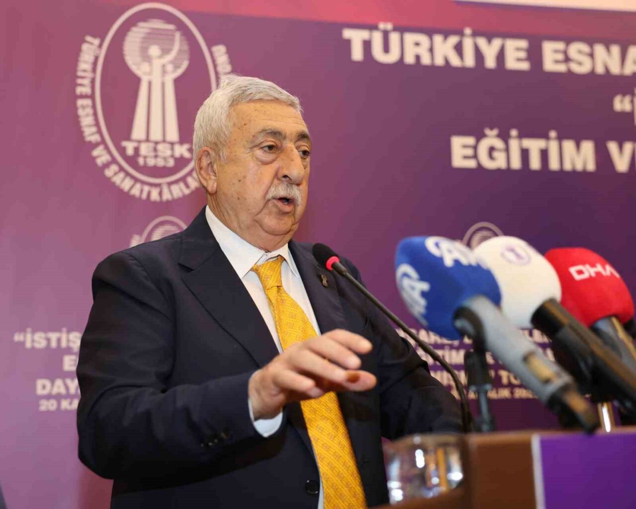 TESK Genel Başkanı Bendevi Palandöken, Antalya'da düzenlenen toplantıda, "Az kazanandan