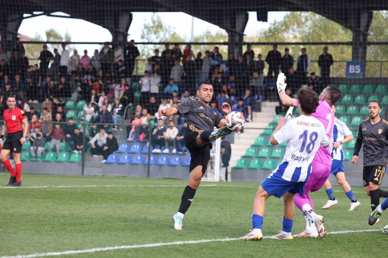 TFF 2. Lig Kırmızı Grup 11. haftasında Aliağa FK, Arnavutköy