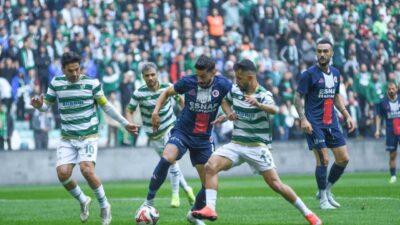 Bursaspor, TFF 2. Lig 13. haftasında Fethiyespor'u 3-0 yenerek taraftarını