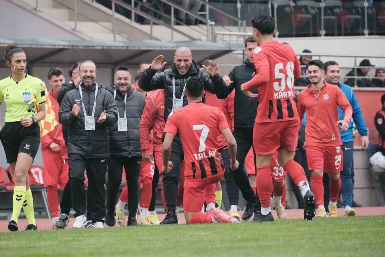 TFF 2. Lig Beyaz Grup'ta Kastamonuspor, evinde Altınordu'yu 7-1 gibi
