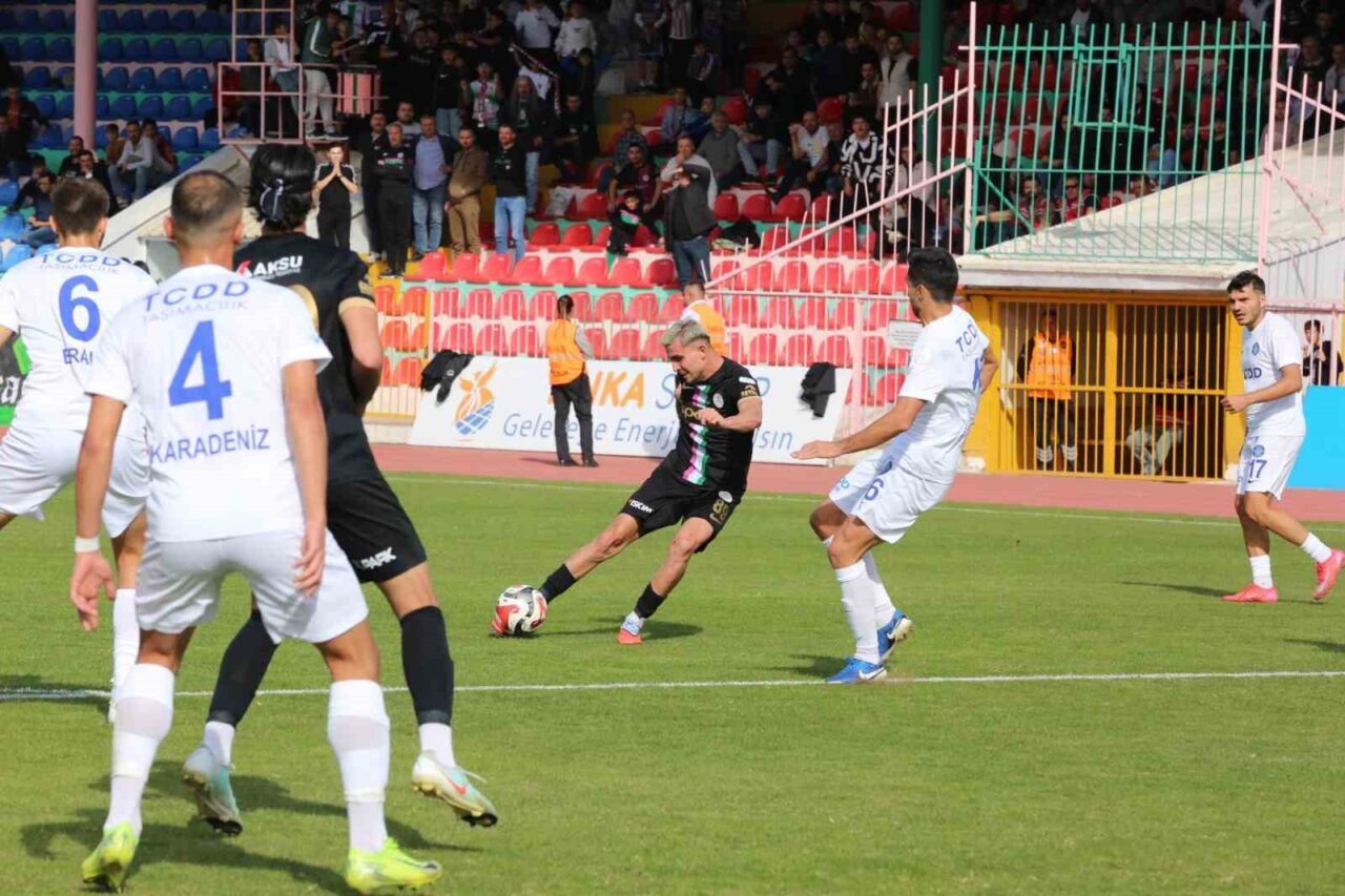 TFF 2. Lig Kırmızı Grup'ta Isparta 32 Spor, Ankara Demirspor'u