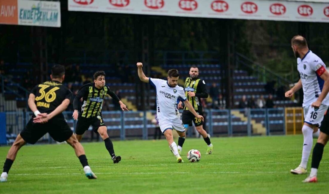 TFF 2. Lig Beyaz Grup'ta Karacabey Belediyespor, Şanlıurfaspor'a 2-1 yenildi.
