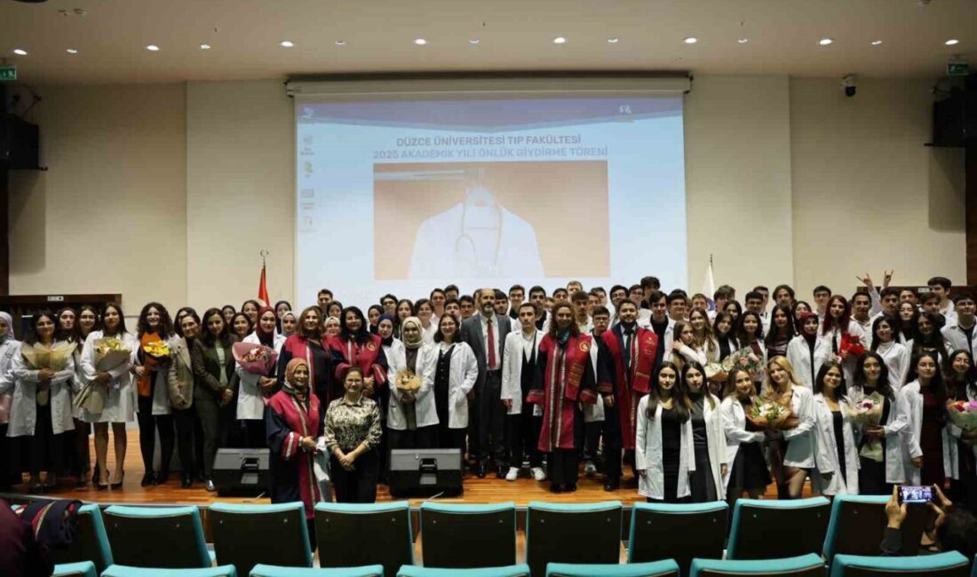 Düzce Üniversitesi Tıp Fakültesi, 1. sınıf öğrencileri için Beyaz Önlük