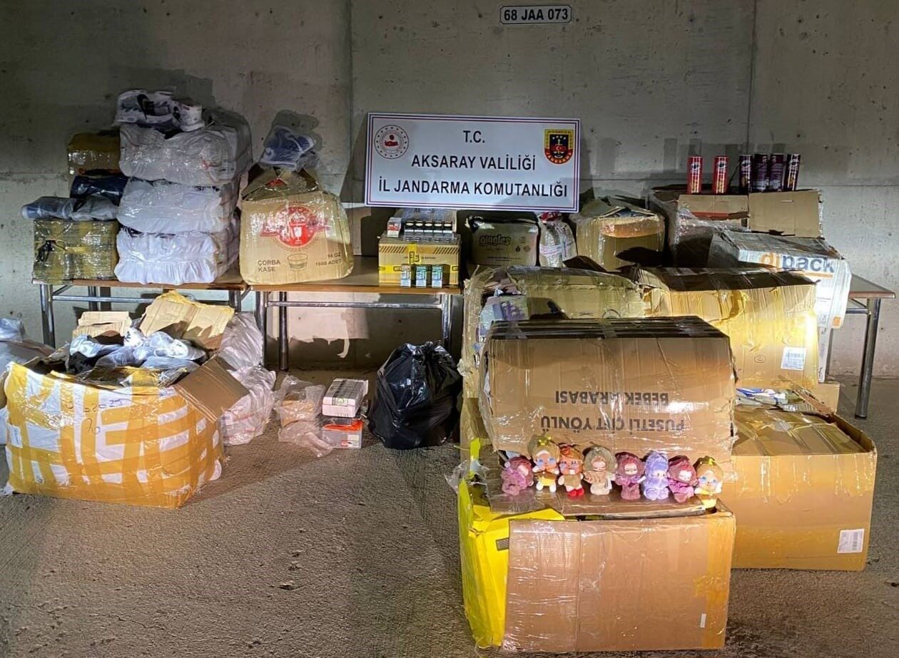 Aksaray'da jandarma, şüpheli bir tırı durdurdu ve 3 milyon TL