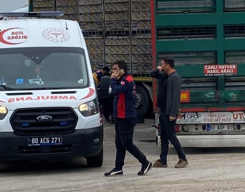 Osmaniye’nin Kadirli ilçesinde 86 yaşındaki Emin Cankurt, akaryakıt istasyonuna girmek