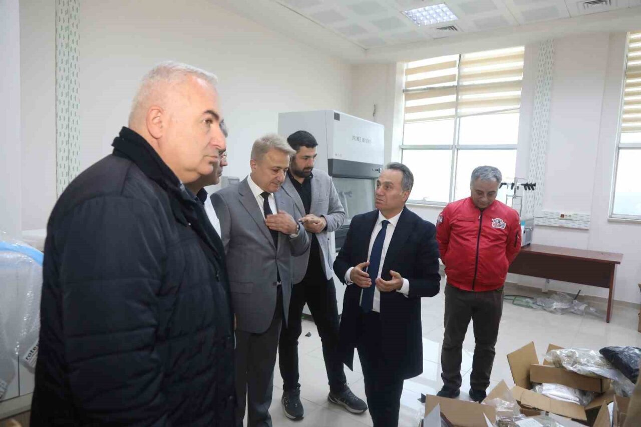 Tokat Gaziosmanpaşa Üniversitesi Eczacılık Fakültesi, bitkisel sağlık ürünlerinin analizi ve