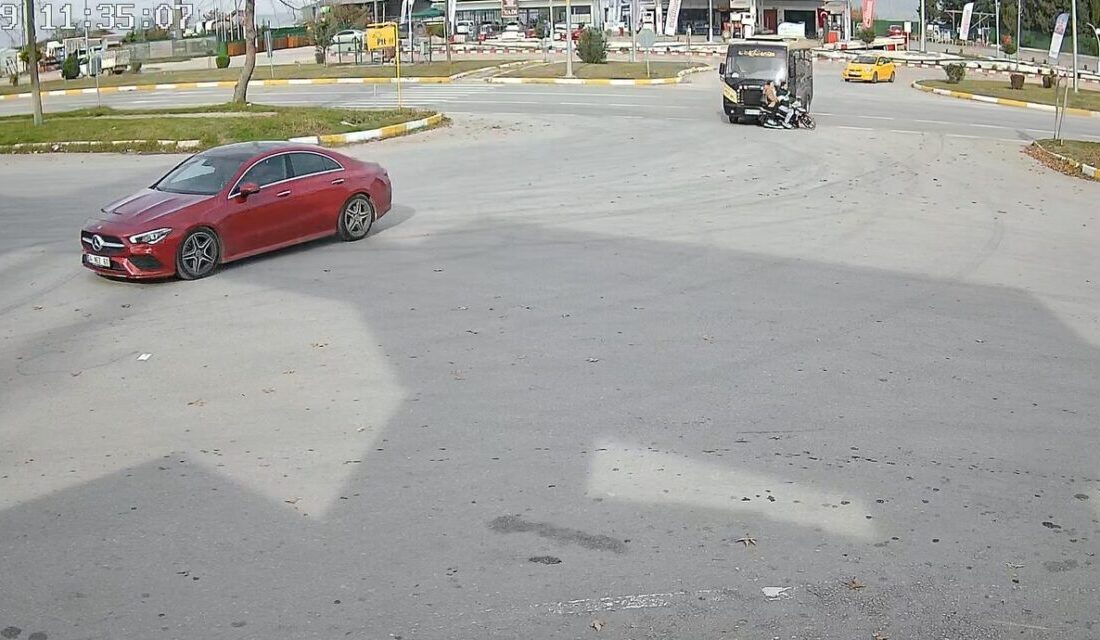 Erbaa’da Meydana Gelen Kazada İki Kişi Yaralandı, Sürücü Gözaltına Alındı Tokat'ın Erbaa ilçesinde, minibüs ile motosikletin çarpışması sonucu K.A. ve