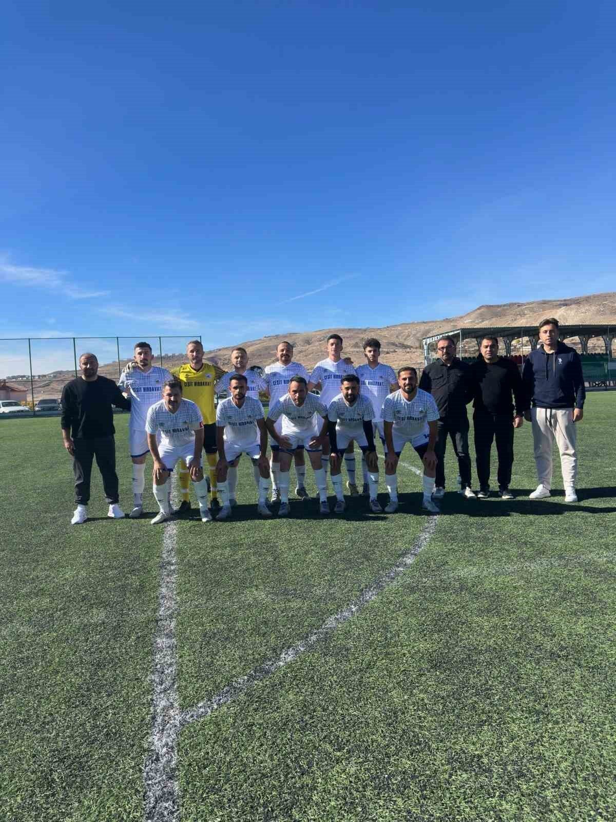 Tomarzaspor, Gültepespor karşısında 1-1 berabere kalarak deplasmandaki yenilmezlik serisini dört