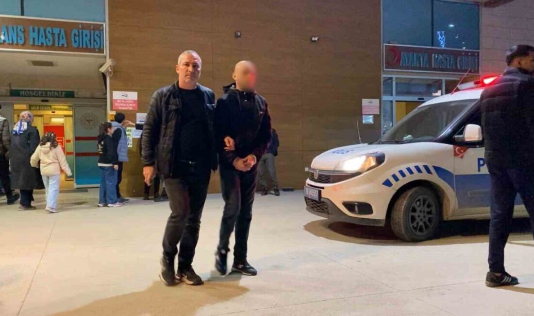 Bursa’da Tostçuda Tartıştığı İşletme Sahibine Ateş Eden Şüpheli Yakalandı Bursa'nın İnegöl ilçesinde tartıştığı tost işletmesi sahibi Mustafa Tokgöz'ü öldüren