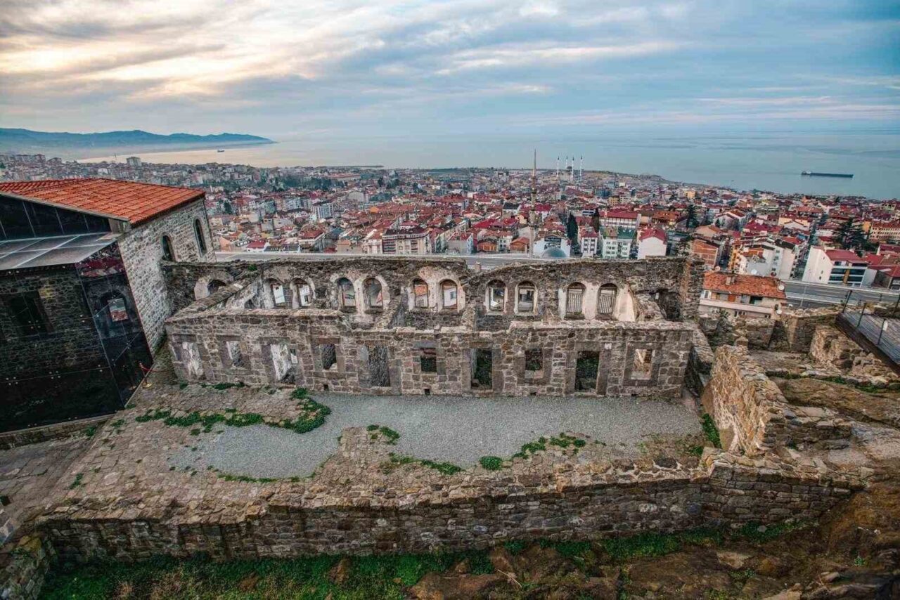 Trabzon'da Atatürk Köşkü, Çal Mağarası, Kızlar Manastırı ve Şehir Müzesi,