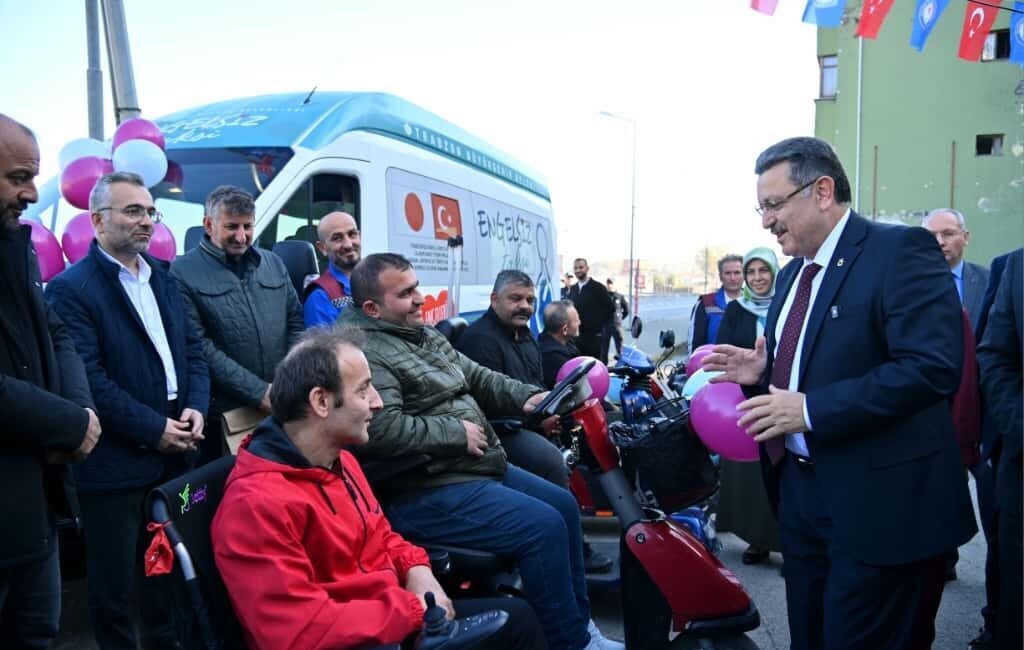 Trabzon’da Engelsiz Taksi Sayısı Artıyor, Hedef 5 Araç! Trabzon Büyükşehir Belediyesi, engelli bireylere yönelik Engelsiz Taksi sayısını 2'ye