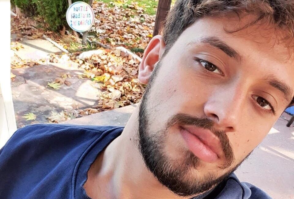 Maçka’da Gece Dehşeti: Tofaş Otomobil Elektrik Direğine Çarptı, Sürücü Hayatını Kaybetti Trabzon'un Maçka ilçesinde Miraç Terzi'nin (24) kullandığı otomobil, kontrolünü kaybederek