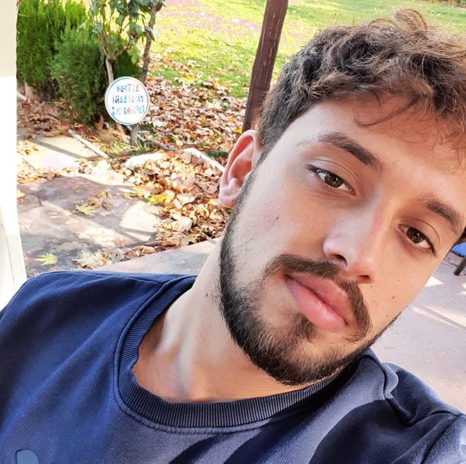 Trabzon'un Maçka ilçesinde Miraç Terzi'nin (24) kullandığı otomobil, kontrolünü kaybederek