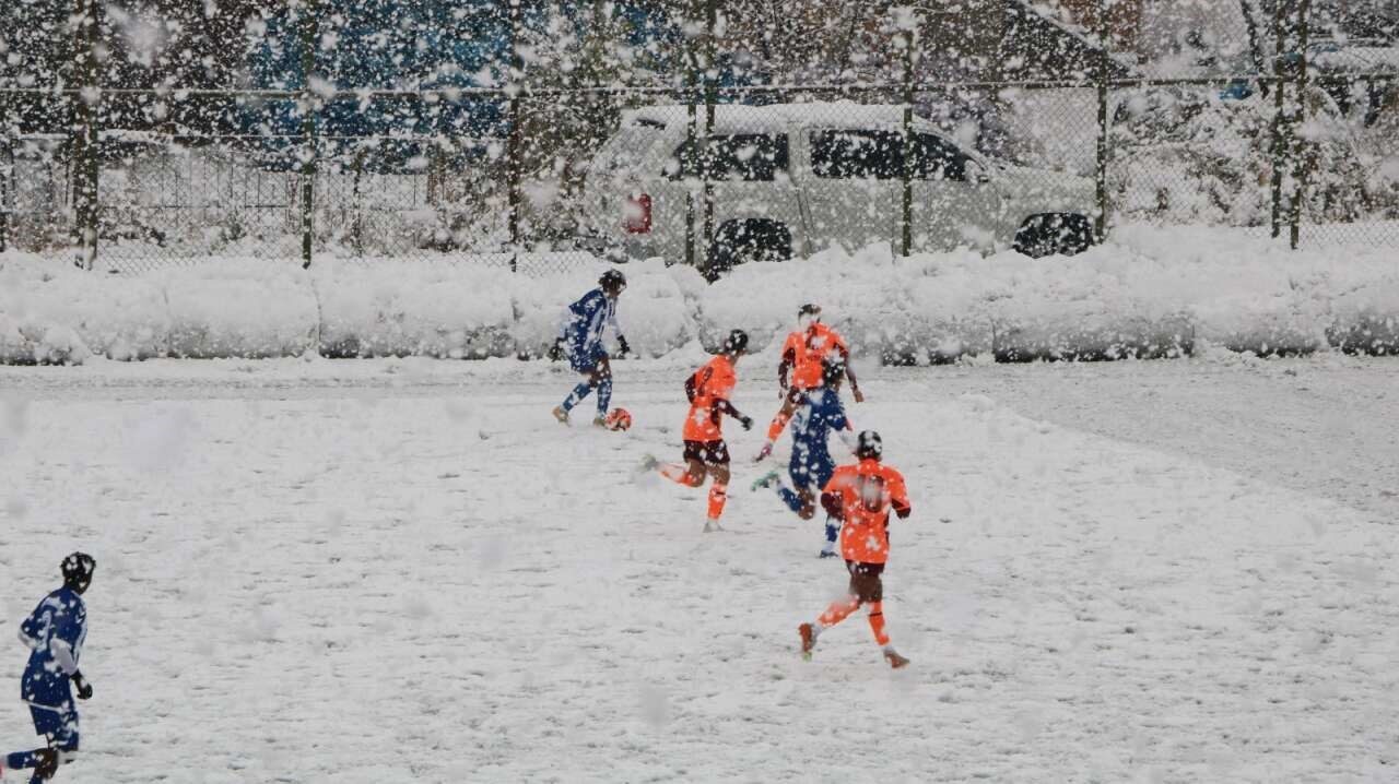 Trabzonspor, Kadın Futbol Süper Ligi'nin 9. haftasında Hakkarigücü'nü 2-1 mağlup